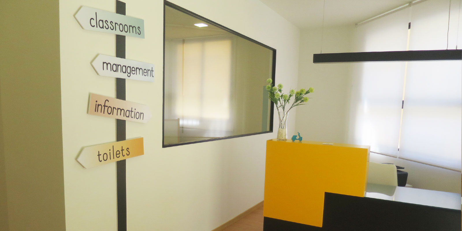 Reforma-y-Amueblamiento-centro-de-estudios-Enjoy-English-Academy-Slider-bajo 1